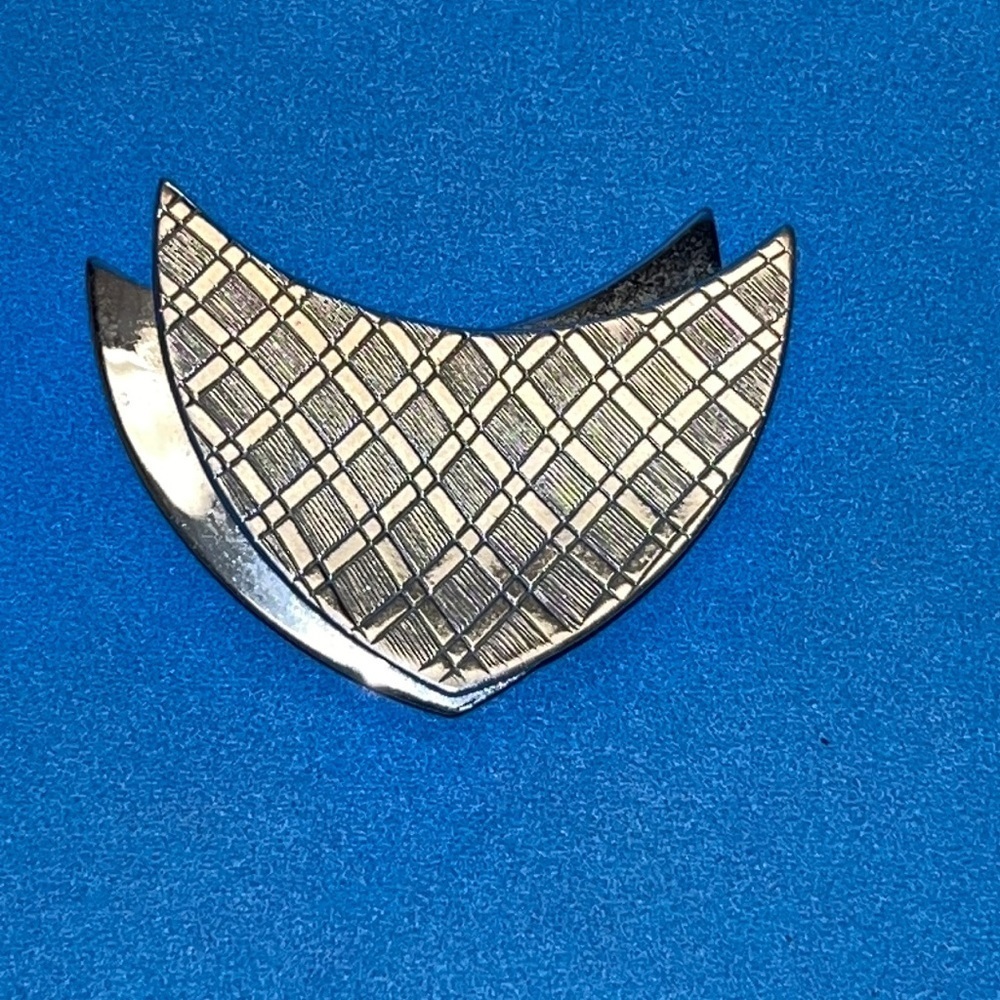 EUC Vintage Emmons silver brooch w/ weave pattern